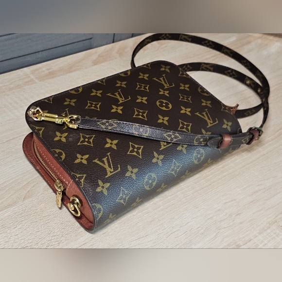 Authentic LOUIS VUITTON Monogram Orsay Clutch Crossbody Bag - Picture 15 of 15
